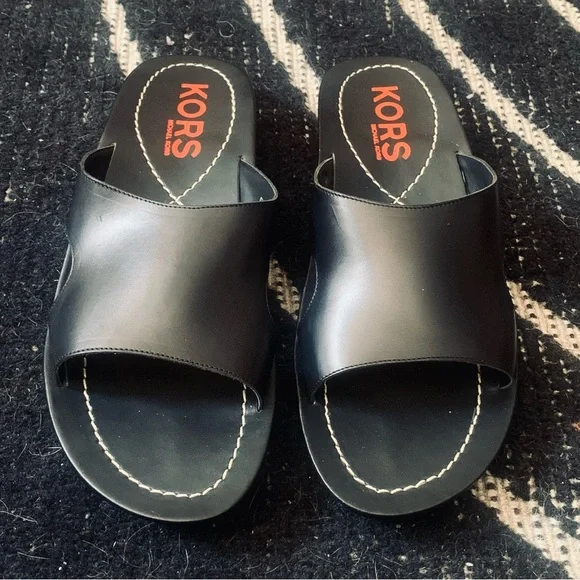 MICHAEL KORS | BLACK LEATHER SLIDES | SZ 9.5M | NEW | MADE IN ITALY - Picture 1 of 7